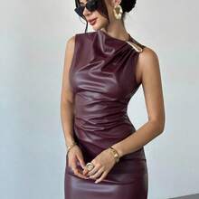 Soqi Women's Clothing Vestido mini elegante, vintage y sexy de color borgoña sólido con cintura fruncida asimétrica y sin mangas, nueva llegada de otoño/invierno, vestido de principios de primavera, minifalda de PU, ropa de primavera/otoño/invierno, elegante, de oficina, casual, diario, minimalista - Marrón - Ver 2