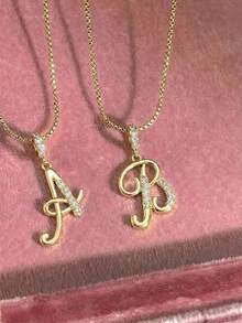 1Pc Great Fancy Retro Gold Color Rhinestone Cursive Initial Letter Pendant Necklace With Box Chain For Boys And GirlsDaily Jewelry Gift For HolidayRoad TripAmusement Park And Barbecue - Gold - View 2
