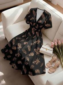 CURVE Vestido de manga corta con cuello en V, cintura con lazo y estampado floral, adecuado para vacaciones de primavera/verano, talla grande - Negro - Ver 1