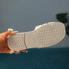 Sandalias planas de mujer de unicolor, ligeras y cómodas para deslizar, ideales para la playa y vacaciones - Blanco - Ver 7
