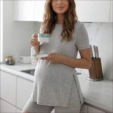 Slowluna Set de 2 piezas de top de manga corta con abertura lateral y shorts casuales y minimalistas para maternidad, para verano - Gris - Ver 4