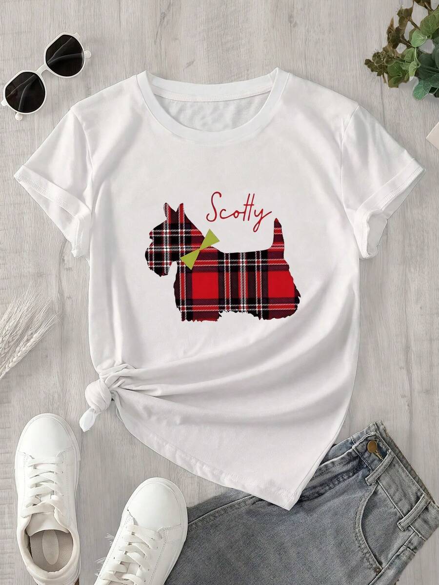 Camiseta de manga corta y cuello redondo para mujer en color rojo con estampado de cubos escoceses a cuadros y letras en idioma escocés, apta para todas las estaciones. - Blanco - Ver 1