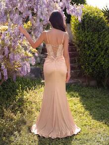 ADYCE Elegant Lace Patchwork High Waist Pleated Open Back Spaghetti Strap Maxi Dress, Suitable For Party, Graduation, Prom, Birthday, Date, Formal Gala, Wedding Guest - 杏色 - 查看 2