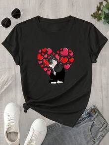 Camiseta de manga corta y cuello redondo para mujer con estampado de gatos rodeado de corazones rojos, apta para todas las estaciones. - Negro - Ver 1