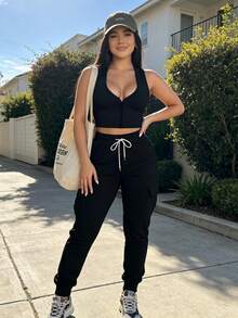Women's 2-Piece Black Outfit, Zip-Up Crop Top & Cargo Jogger Pants Set Black Sleeveless Crop Top + High Waist Cargo Jogger Pants Set, - 黑色 - 查看 2