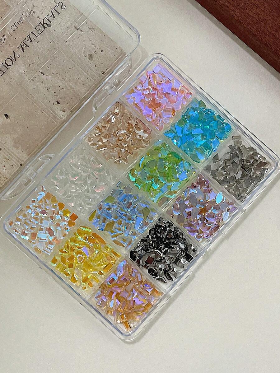 12-Cuadrícula 1 Caja Piedras de Imitación Coloridas Translúcidas Irregulares Fondo Plano DIY Arte de Uñas Súper Brillantes Fondo Puntiagudo Piedras de Imitación de Vidrio Tamaño Mixto para Uñas