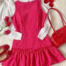 Nana's Women's Clothing Store  Vestido casual y elegante con textura de crepé, volantes en el bajo y sin mangas, a cuadros, ideal para el Día de San Valentín - Rosa Pálido - Ver 7
