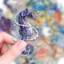 50 pièces Autocollants de vie marine et florale à l'aquarelle, motifs de méduses et de poissons, autocollants transparents en PET amovibles sans résidus, convenant pour coque de téléphone, tablette, réfrigérateur, skateboard et trottinette électrique, cadeau de rentrée scolaire - Multicolore - Voir 4