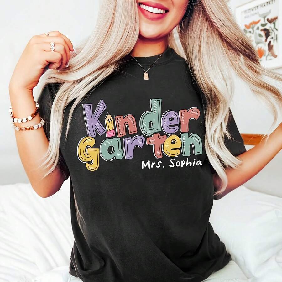 Personalized Kindergarten Tea Shirt R Back to School Gift - Negro - Ver 1
