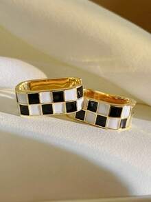 1 Pair Fashionable Checkerboard Pattern Clip-On Earrings Suitable For Daily Wear - Gold - View 5