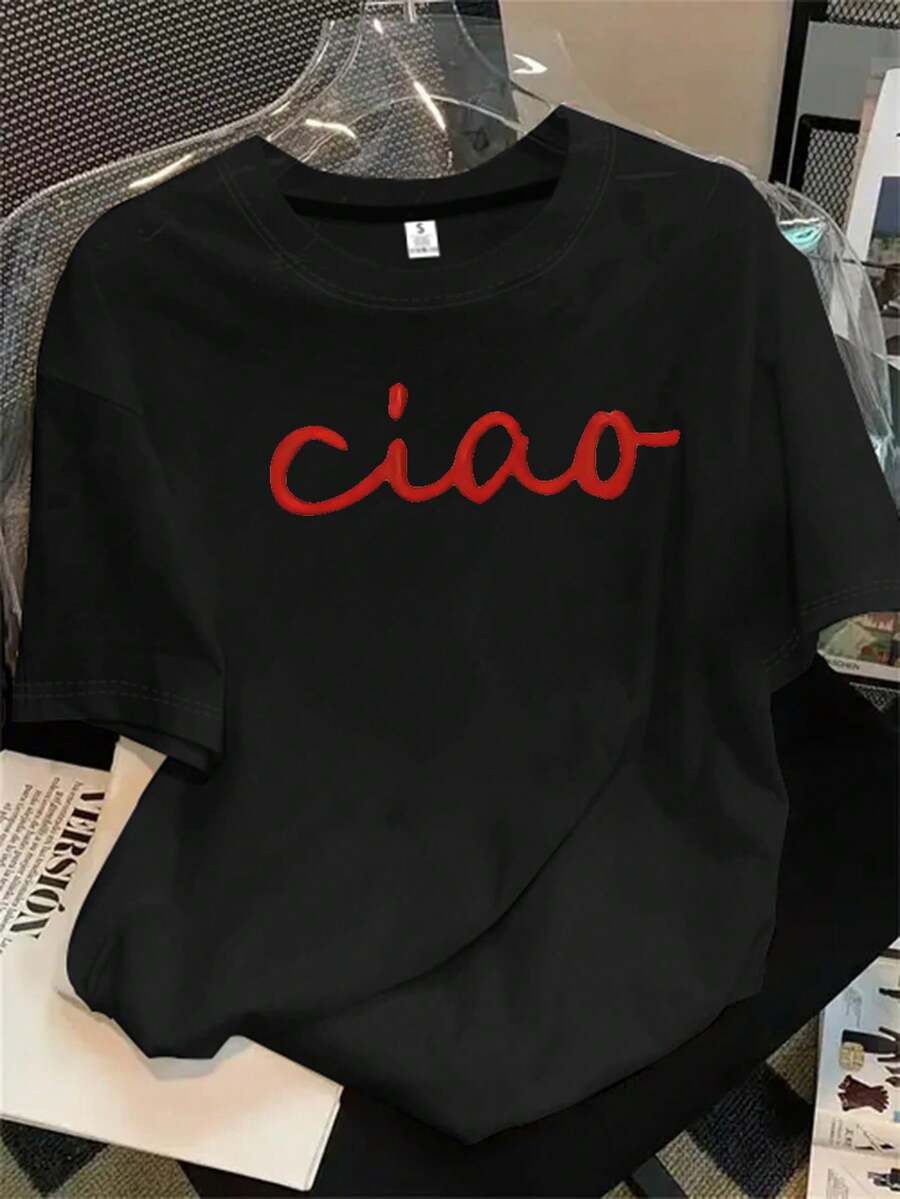 Camisa de mujer de manga corta y cuello redondo con estampado de Sasha pintado sobre una pared blanca, apta para todas las estaciones. - Negro - Ver 1