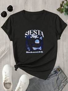 Una camisa de mujer de manga corta y cuello redondo con estampado del "Día de los Caídos", apta para todas las estaciones. - Negro - Ver 1