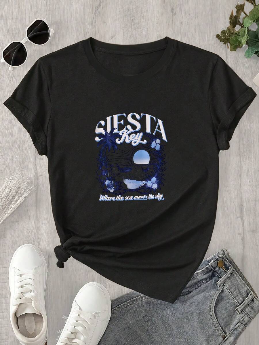 Una camisa de mujer de manga corta y cuello redondo con estampado del "Día de los Caídos", apta para todas las estaciones. - Negro - Ver 1