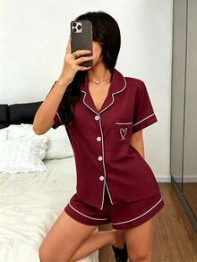 2件組女款短袖鈕扣領上衣與短褲睡衣套裝，春夏季舒適休閒寬鬆居家服，簡約基本款，適合居家與外出 - 酒紅色 - 查看 3