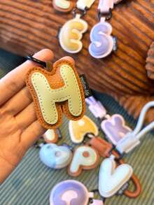 26 Letter Options Keychain - Letter Accessories Designed For English Names, Backpack Charm Accessories, Student Decoration, Portable Cute PU Leather Keychain, Suitable As Valentine's Day Gift Or Unisex Keychain Accessory - Letter - View 5