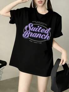 Women's Premium Casual Short-Sleeved T-Shirt, Relaxed Style With Oval Frame In Contrasting Black And Purple Colors And Cursive Lettering, Short-Sleeved T-Shirt That Stylizes And Flatters The Figure, Versatile Top For Everyday Wear, . - 黑色 - 查看 1