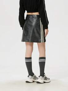 Adidas 女士人造革半身裙 SK 户外日常通勤半身裙 KE5034 - 黑色 - 查看 3