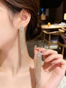 1 Pair Of Long Claw Chain Tassel Earrings, Exquisite And Personalized Earrings Suitable For Women's Daily Commuting ﻿ - Gold - View 2