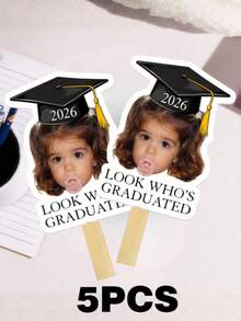 Cartel de mano personalizable, personalizado con fotos individuales y diseño de birrete de graduación 2026, estilo lindo y divertido, regreso a la escuela - Multicolor - Ver 11