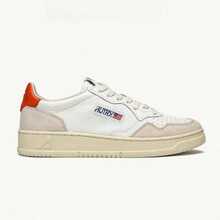 AU - Classic Grey And White Lace-Up Shoes Adorned With A Colorful Patchwork Design. Comfortable Skate Shoes, Designed For Couples, With A Contrasting Design In Bold Colors. - 灰白橙尾 - 查看 3