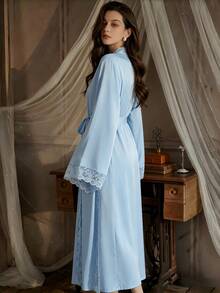 QING ROU Jubah Satin Elegan Wanita, Hiasan Renda Lembut, Lengan Panjang Mengembang, Nyaman dan Halus, Dilengkapi Ikat Pinggang, Cocok untuk Digunakan di Rumah - Blue and White - View 2