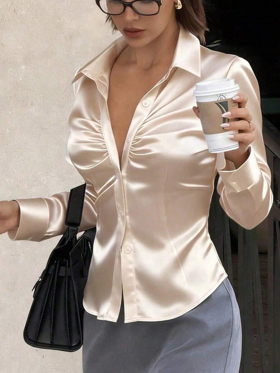 女款優雅長袖緞面襯衫,純色,適合四季穿著,日常通勤、辦公室穿著與返校適用 - 杏色 - 查看 1