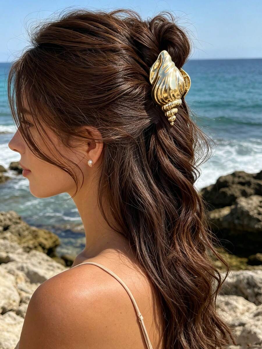 1pc 6.5cm/2.55inch Fashion Beach Summer New Shell Texture Striped Hair Clip, Elegant Holiday Hair Accessory For Women, Hair Claw, Ocean Hair Claw, Beach Accessory, Beauty Hair Clip, Autumn/Winter Vacation Outfit - Gold - View 1