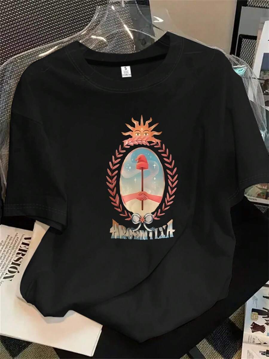 Top de mujer de manga corta y cuello redondo con una estrella redonda en el centro y un estampado de estrellas, apto para todas las estaciones. - Negro - Ver 1