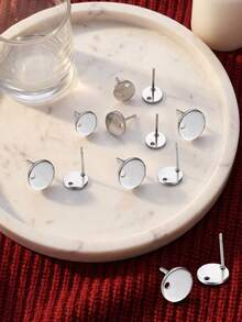 50 piezas de postes de aretes redondos planos perforados, bases de aretes de acero inoxidable 304 chapadas en oro de 18K, suministros para hacer aretes colgantes DIY hechos a mano - pendientes - Ver 2