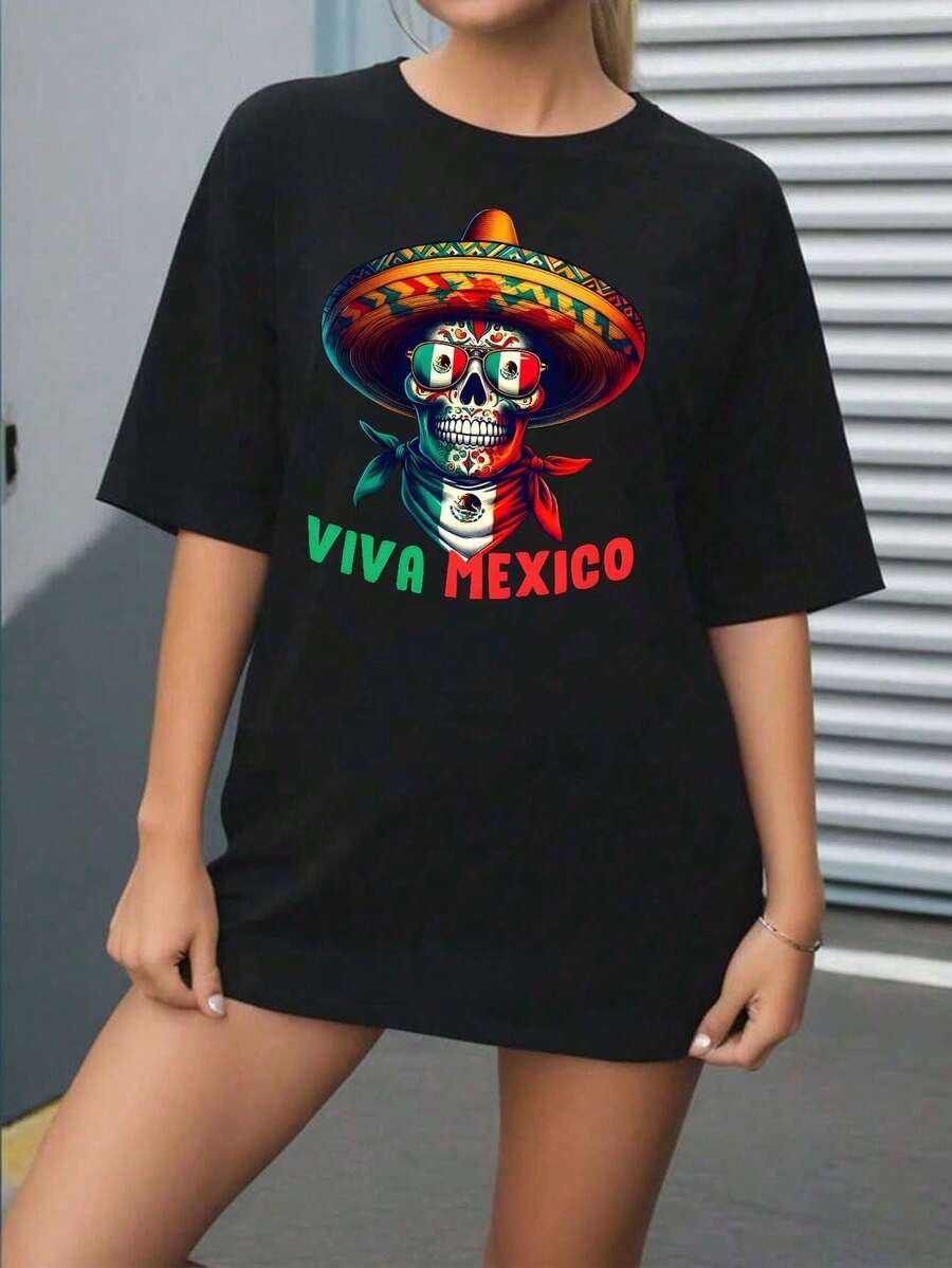 Playera negra de algodón para mujer con diseño "Viva México", estampado de calavera de azúcar, sombrero charro y bandera mexicana, temática patriota, ideal para fiestas nacionales y looks ca - Negro - Ver 1
