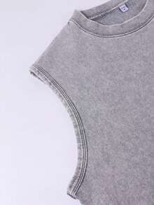 The 2026 new men's retro-style sleeveless top features a distressed wash process and is adorned with a cool bee print design. Made of pure cotton, it provides a vintage texture - Grau - Übersicht 3