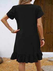 Vestido de Mujer con Cuello en V, Mangas de Concha y Volantes - Negro - Ver 4
