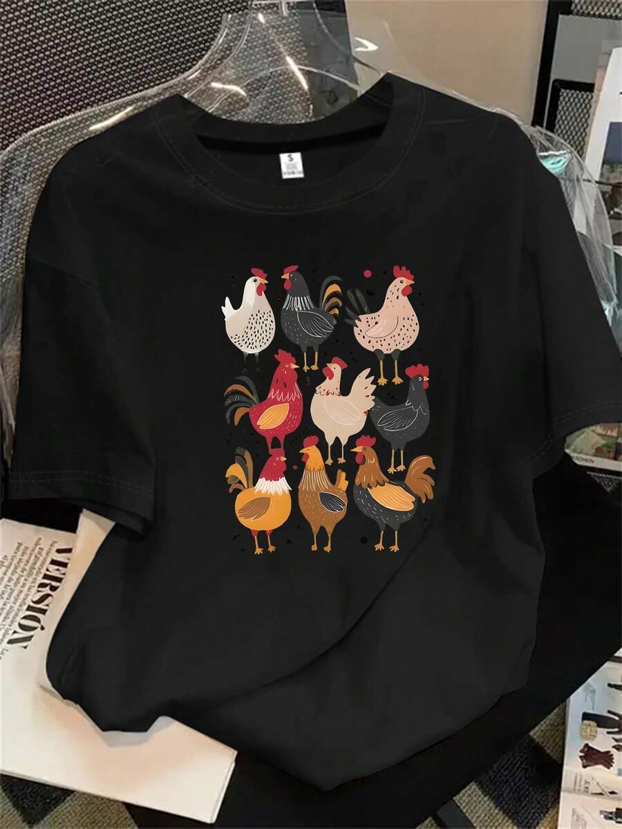 Top de mujer de manga corta y cuello redondo con estampado de gallinas y gallos, apto para todas las estaciones. - Negro - Ver 1