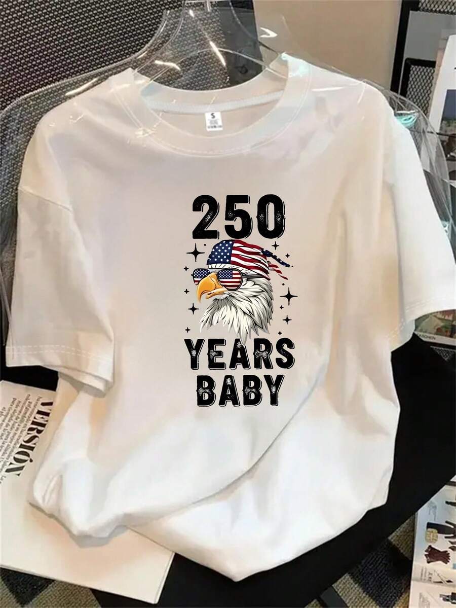 Camiseta de manga corta y cuello redondo para mujer con estampado de águila y la bandera estadounidense en la parte superior, apta para todas las estaciones. - Blanco - Ver 1
