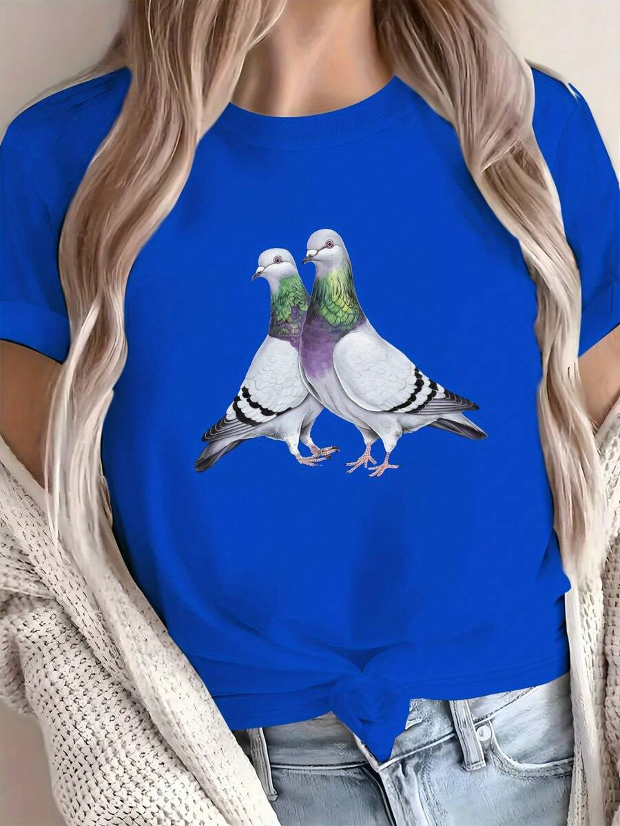 Elegante Dama con Palomas en la Hierba Camiseta Cómoda de Color Sólido - Azul - Ver 1