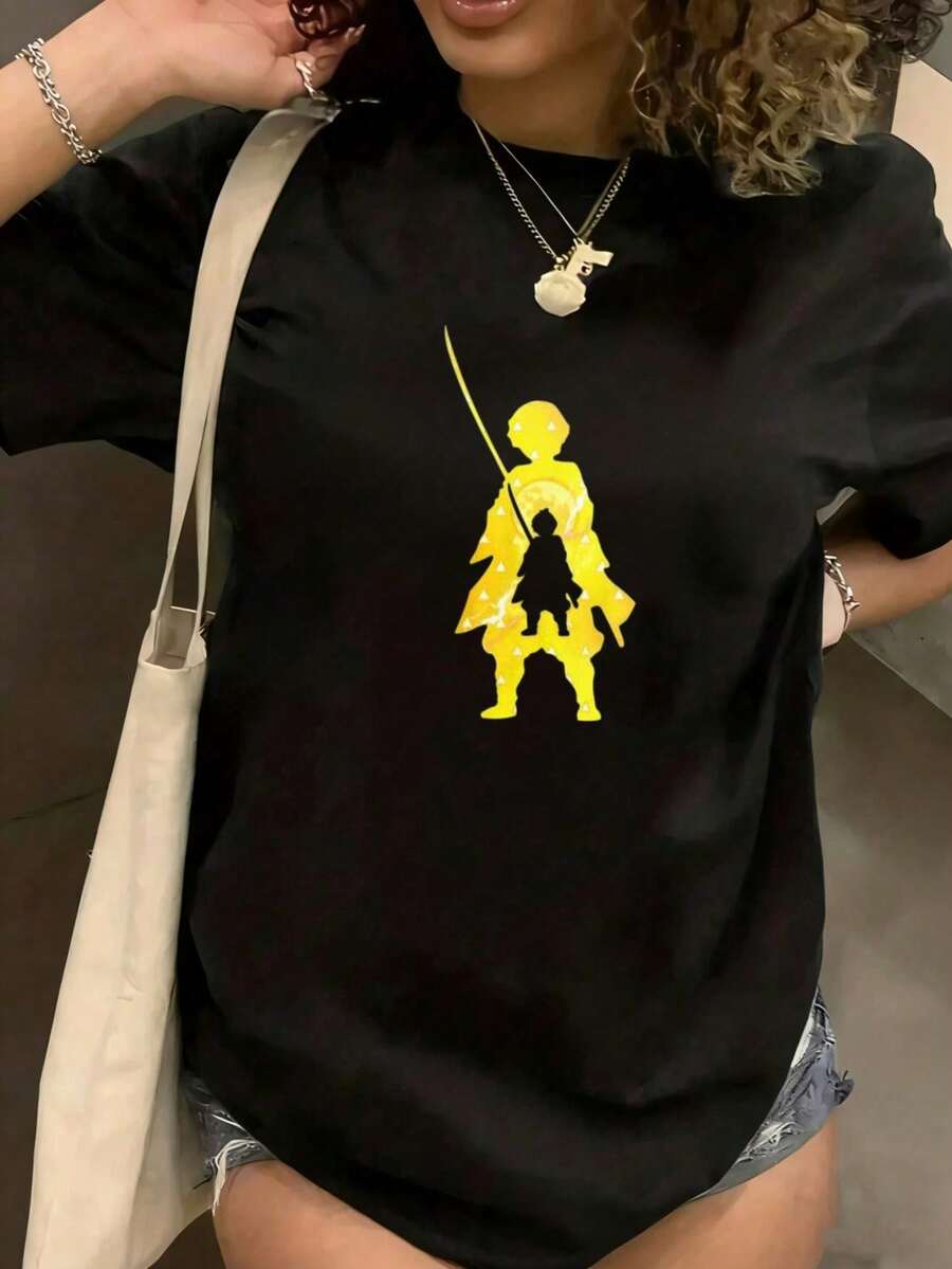 Under The Radar Crew Neck Funny Print Black T-Shirt With Yellow Warrior Silhouette Design For Women, Casual Urban Fashion Clothing, Unisex, Suitable For Holiday Gifts - Vintage Urban Style, Unisex Loose Fit Short Sleeve Crew Neck Cotton T-Shirt - 黑色 - 查看 1