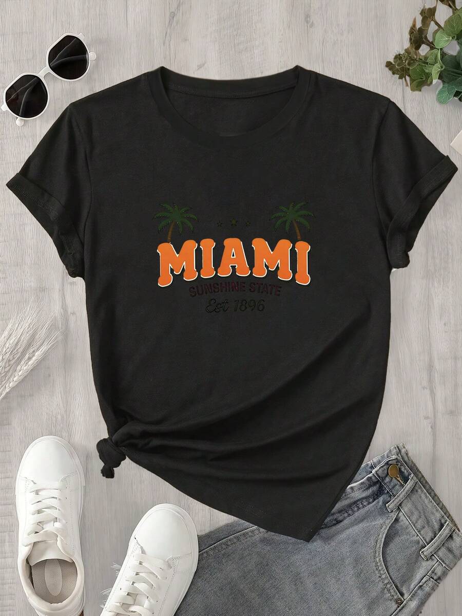 Top de manga corta con cuello redondo y estampado del logo de Miami Sun para mujer, apto para todas las estaciones. - Negro - Ver 1