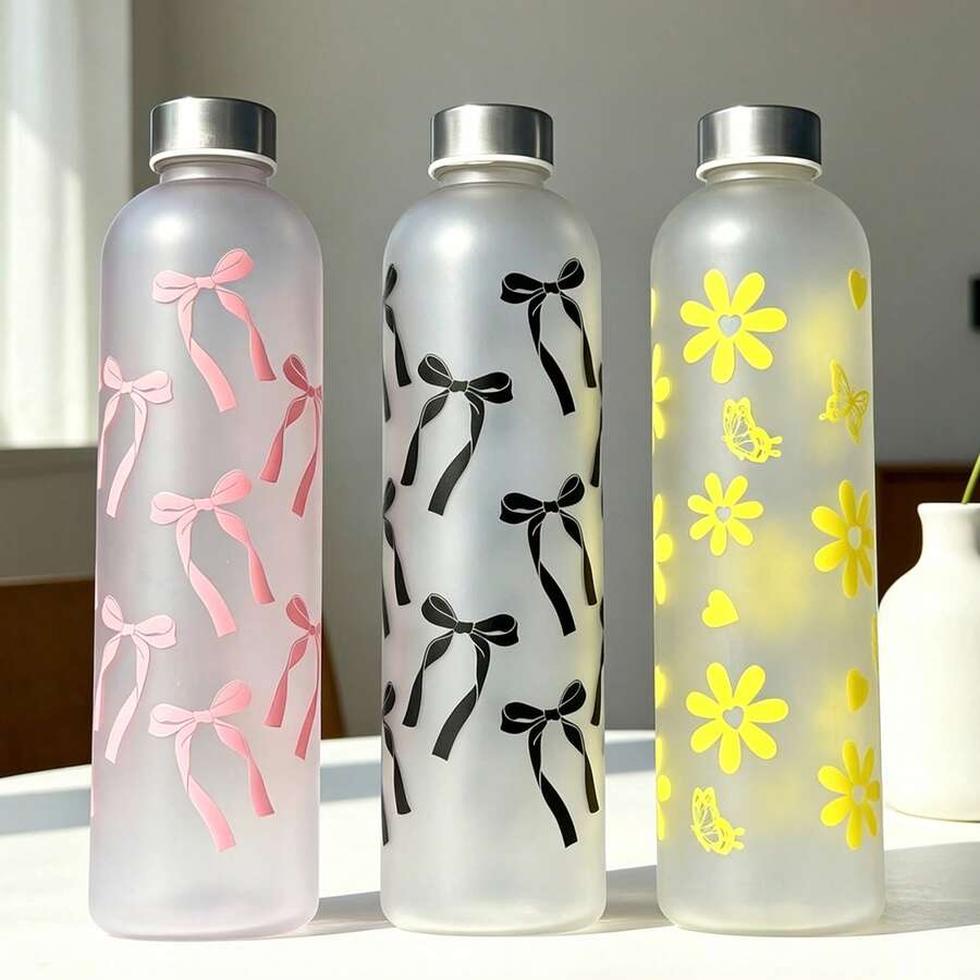 1個-1000ml/33.8oz 高吸引力大容量水瓶,時尚磨砂透明瓶身,簡約蝴蝶結和小花圖案設計,時尚耐用戶外塑料水瓶,適合健身、旅行、徒步,節日禮物的最佳選擇 - 查看 1