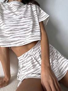 2pcs Set Minimalist Color Block Striped Casual Loose Knit Long Sleeve Top With Side Slit And Shorts, Home Wear Set Suitable For Home Use - Light Grey - View 2