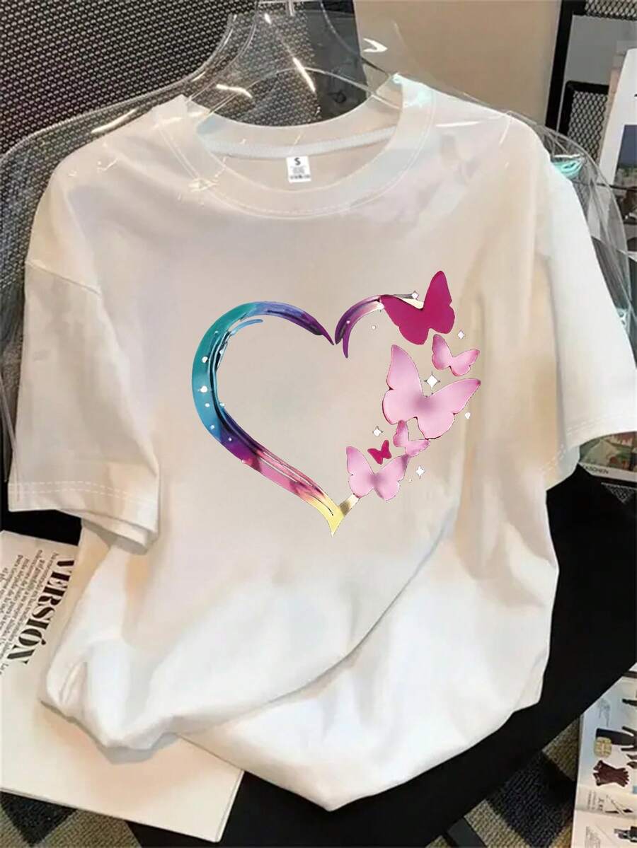 Top de mujer de manga corta y cuello redondo con estampado de mariposas y corazones, ideal para todas las estaciones. - Blanco - Ver 1
