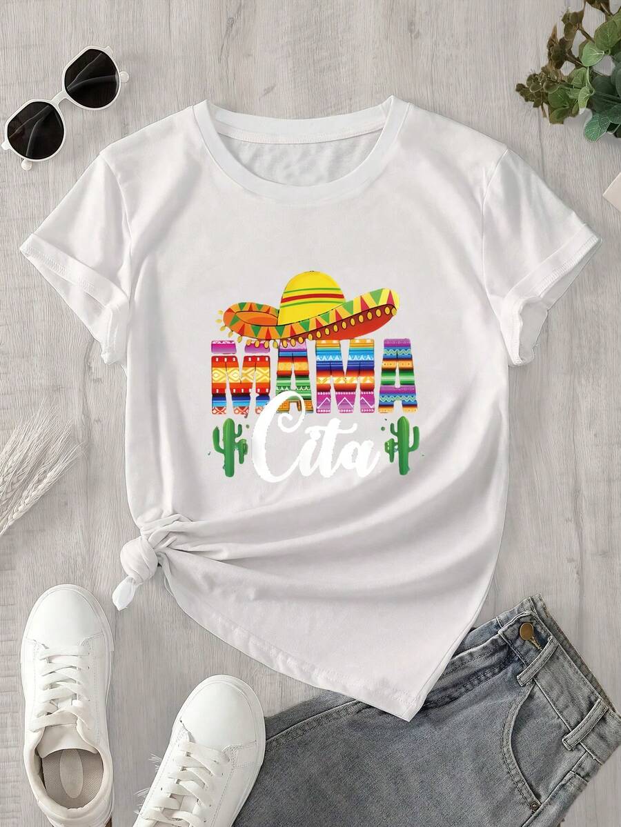 Top de mujer de manga corta y cuello redondo con la imagen de un sombrero mexicano y un estampado de cactus de fondo, apto para todas las estaciones. - Blanco - Ver 1
