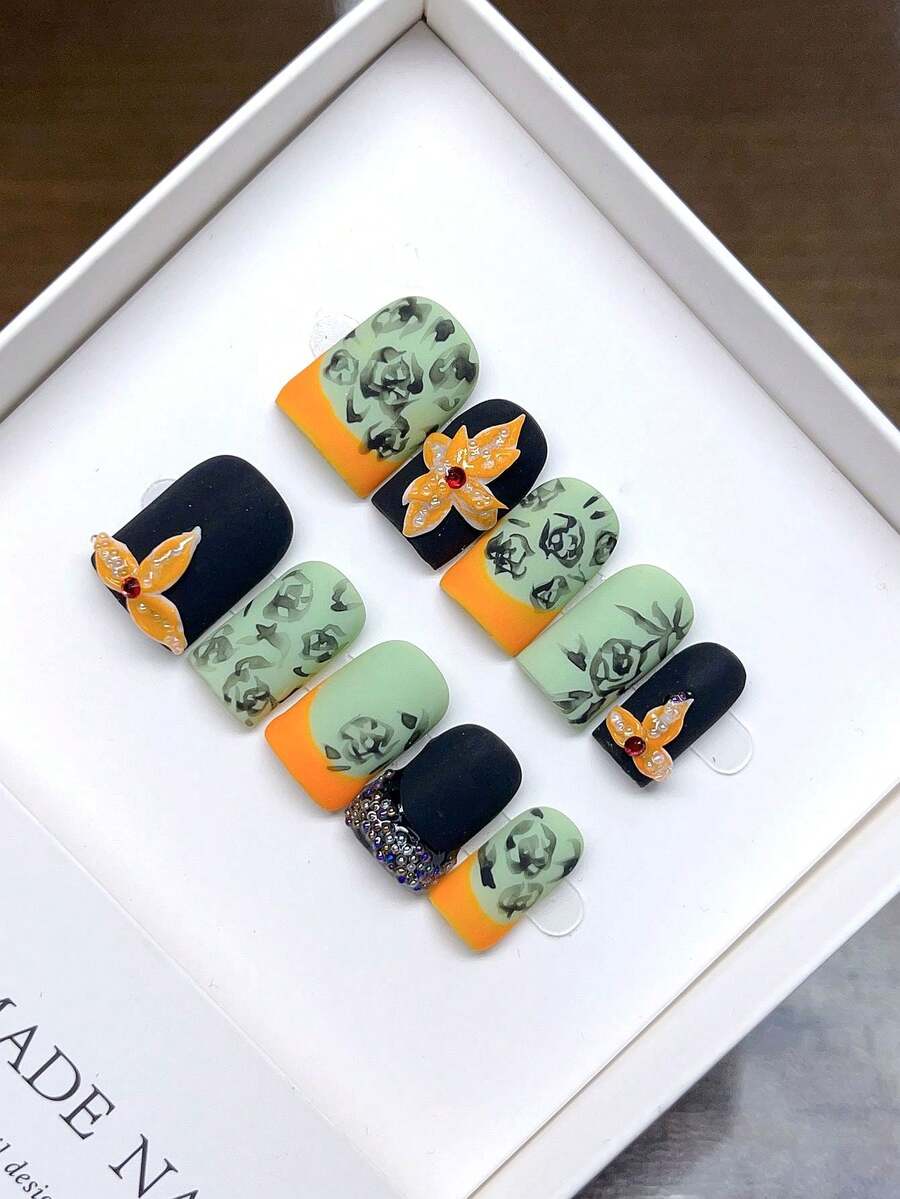 Handgefertigte tragbare Press-On-Nägel, kurze quadratische Form, handbemalte personalisierte handgefertigte Nagelkunst im Western-Stil, Komplettset-Design, Y2K-Stil Nägel, einzigartige Nischen-Kreativ-Press-On-Nägel, Frühlings- und Sommer-Alltags-Nagelkunst, abnehmbar und wiederverwendbar.