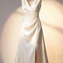 Vestido maxi elegante de satén marfil sin mangas con cuello en V, cintura fruncida y abertura lateral, de alta calidad para ocasiones formales y citas. Vestido de satén marfil, vestido de seda blanca, vestido formal de color champán, vestido formal elegante para mujer, vestido clásico elegante, vestido envolvente de satén, vestido formal midi, vestido sin mangas, vestido de satén para recepción de boda, vestidos para ocasiones especiales, vestido de satén - Albaricoque - Ver 1