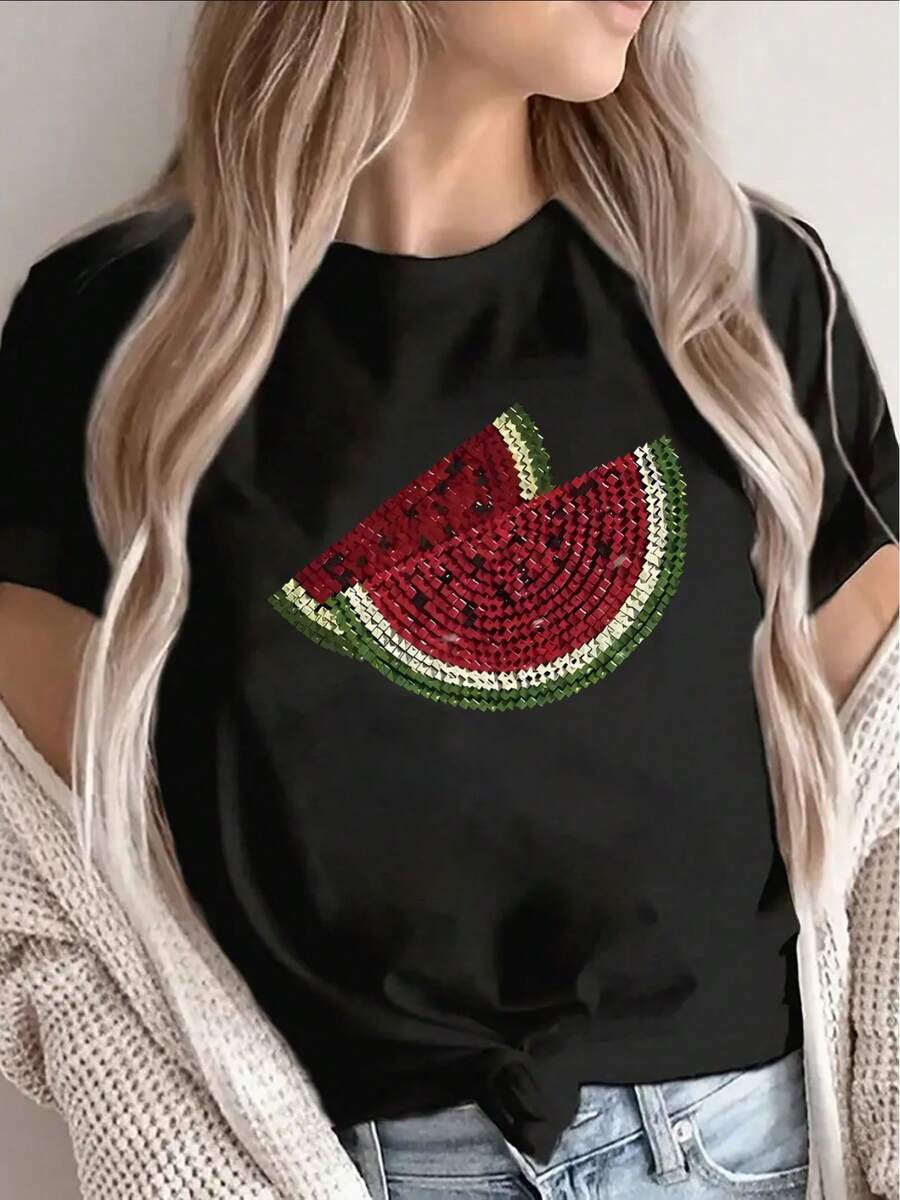 Camiseta de manga corta de poliéster con diseño de sandía y pedrería, ligera y duradera para uso casual en la cocina o sala de estar, atuendo de verano a la moda para mujer. - Negro - Ver 1