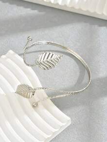 1pc Women's Metal Leaf Creative Design Fashion Niche Arm Cuff Suitable For Daily Wear - Silver-b624 - View 4