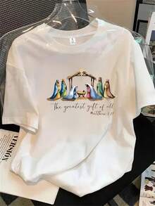 Top de mujer de manga corta y cuello redondo con un estampado que representa el nacimiento de Jesús y los tres Reyes Magos, apto para todas las estaciones. - Blanco - Ver 1