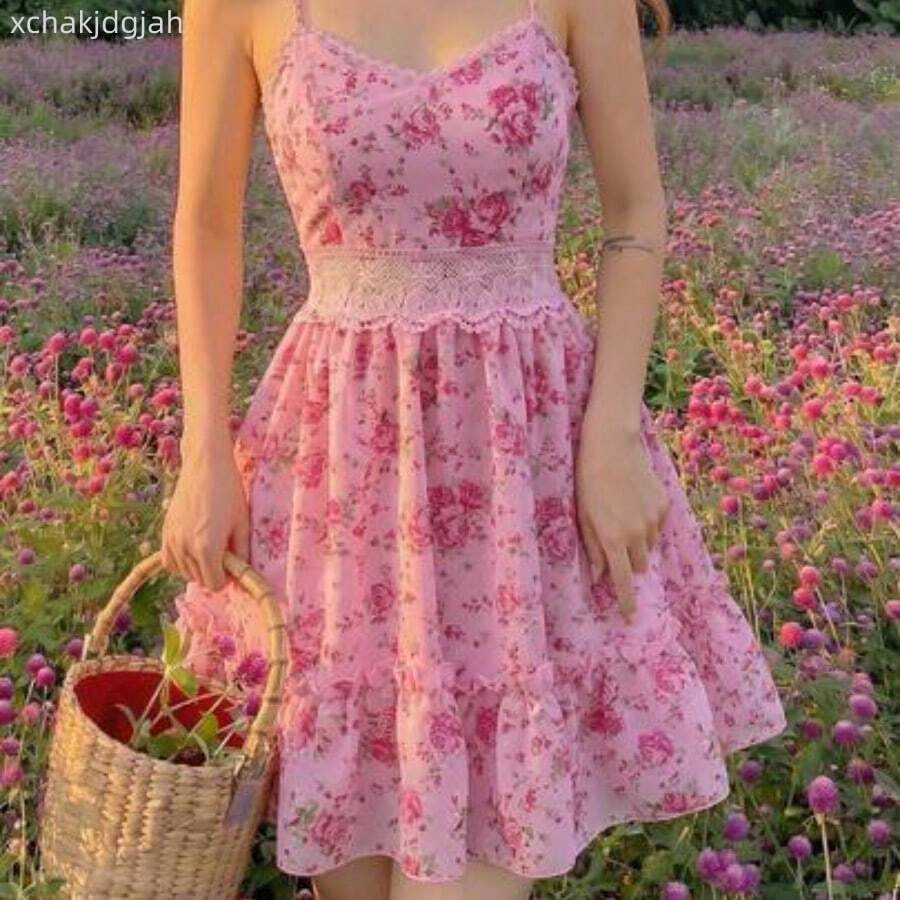MOD Vestido mini elegante de verano con tirantes finos, encaje, parches y pliegues con estampado floral diminuto AG - Rosa - Ver 1