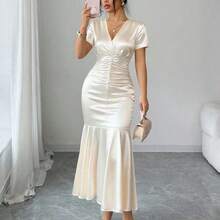 Vestido elegante y romántico de estilo francés ligero para uso diario, fiesta o citas, nuevo para primavera/verano, con decoración de perlas, dobladillo con volantes, diseño entallado de longitud media, cuello en V, unicolor, manga corta y plisado AG - Azul - Ver 7