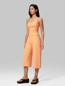 MFVIM 女款純色細肩帶上衣與七分褲運動套裝，百搭柔軟輕盈親膚 - 橘色 - 查看 9