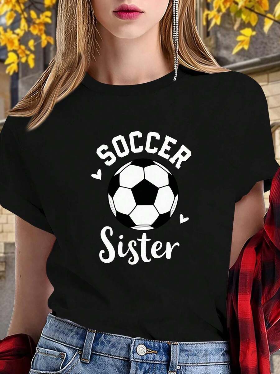 Camiseta de Fútbol para Mujeres Sister Heart & Design - Negra con Estampado de Fútbol Blanco, Cuello Redondo Casual y Manga Corta para Fanáticos del Fútbol, Hermanas, Atuendo Casual y Eventos - Regalo para Jugadoras,Algodón Casual Manga Corta para Mujer,Y2K Estampada Casual Manga Corta para Mujer - Negro - Ver 1